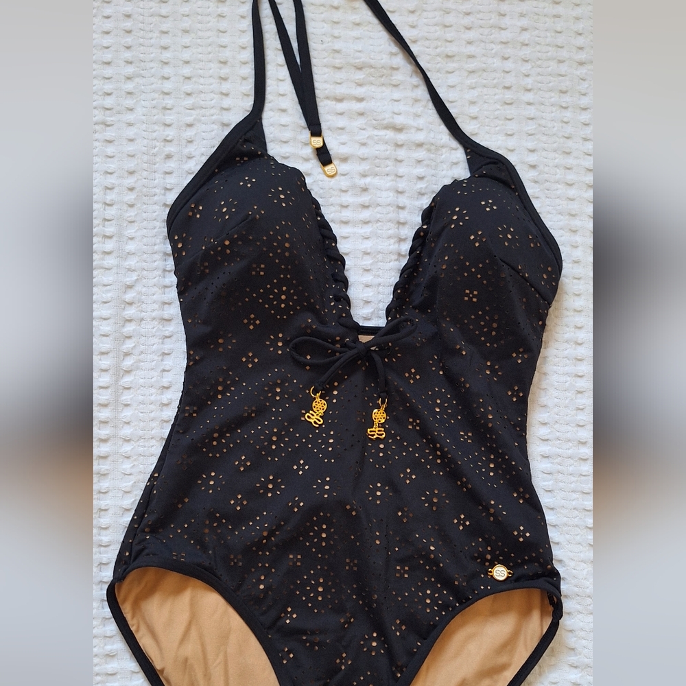Sunseeker Australia Plunge V-Neckline Eyelet Halter One Piece Swimsuit size 8